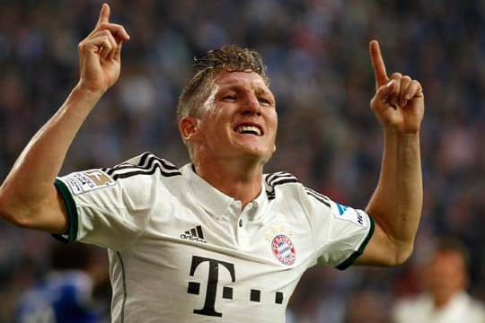 Bastian Schweinsteiger bejubelt seinen Treffer.
