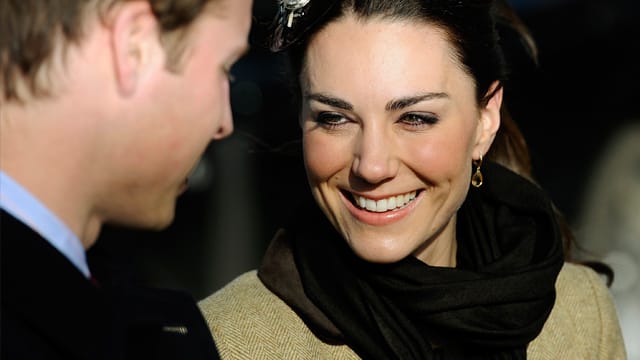 Märchen zerplatzt? Herzogin Kate und Prinz William lernten sich nicht erst an der Uni kennen. Märchen zerplatzt? Herzogin Kate und Prinz William lernten sich nicht erst an der Uni kennen.