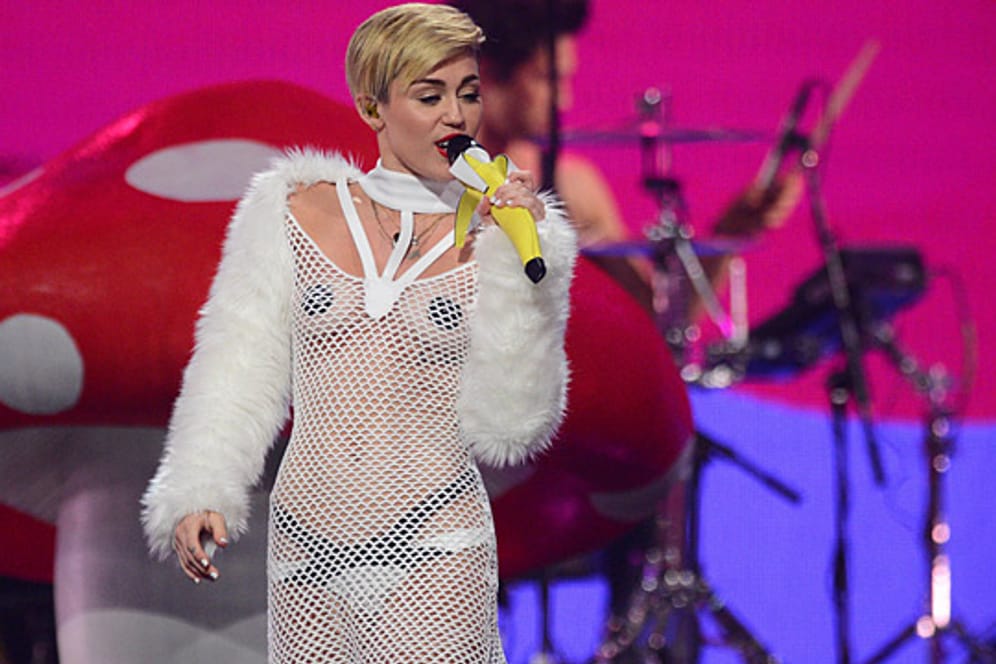 Das Nötigste ist bei Miley bedeckt - mehr aber auch nicht.