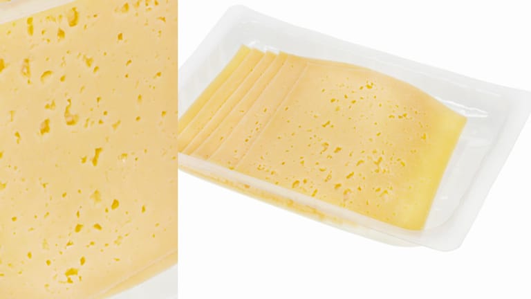 Käse: Vorgeschnittener Käse verschimmelt oft vor Ablauf des Haltbarkeitsdatums.