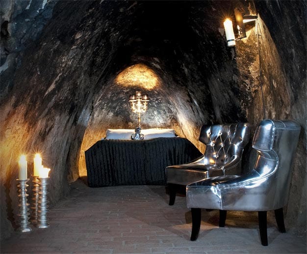 Stille - kein Laut, kein Pieps dringt bis in die Grubensuite im historischen Sala-Silberbergwerk. Das wohl unterirdischste Hotelzimmer der Welt liegt abgeschieden in 155 Meter Tiefe etwa 120 Kilometer nordwestlich von Stockholm.