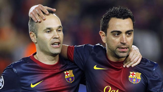 Geht die große Zeit von Andres Iniesta (li.) und Xavi bald zu Ende?