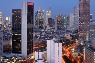 Eins ist gleich geblieben: Der beeindruckende Ausblick vom Marriott auf die Frankfurter Skyline.