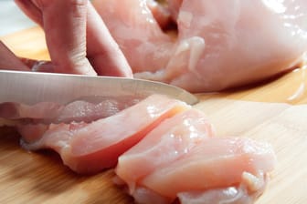 Rohes Fleisch ist sehr anfällig für Salmonellen.
