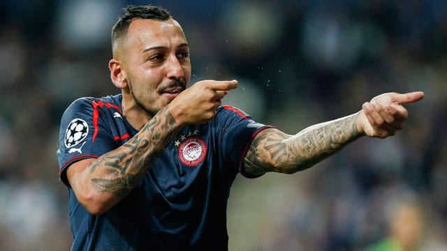 Konstantinos Mitroglou zeigt sich beim Spiel in Anderlecht besonders ziel- und treffsicher.