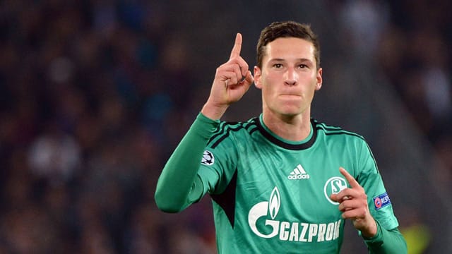 Julian Draxler vom FC Schalke 04 bejubelt sein 1:0-Siegtor gegen den FC Basel. Julian Draxler vom FC Schalke 04 bejubelt sein 1:0-Siegtor gegen den FC Basel.