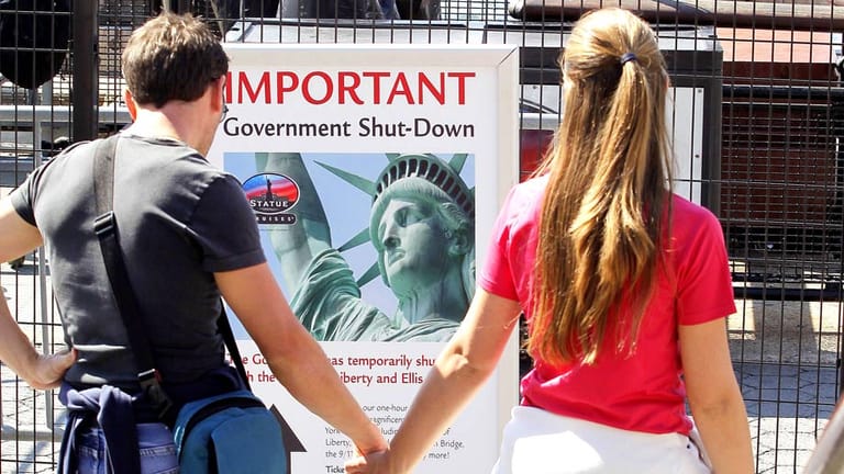 "Shutdown" in den USA: Die Freiheitsstatue in New York ist geschlossen