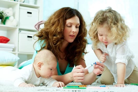 Wenn Kinder beginnen die großen und kleinen Fragen des Lebens zu stellen, müssen sich Eltern zu helfen wissen.