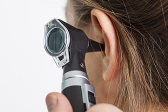Tinnitus: Je früher Ohrgeräusche behandelt wird, desto besser sind die Heilungschancen.