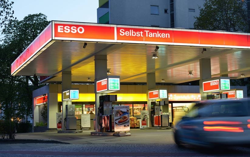 Auf den fünften Rang landet Esso mit der Note "gut". Bei den Mitarbeitern schafft die Tankstellenkette ein "sehr gut".
