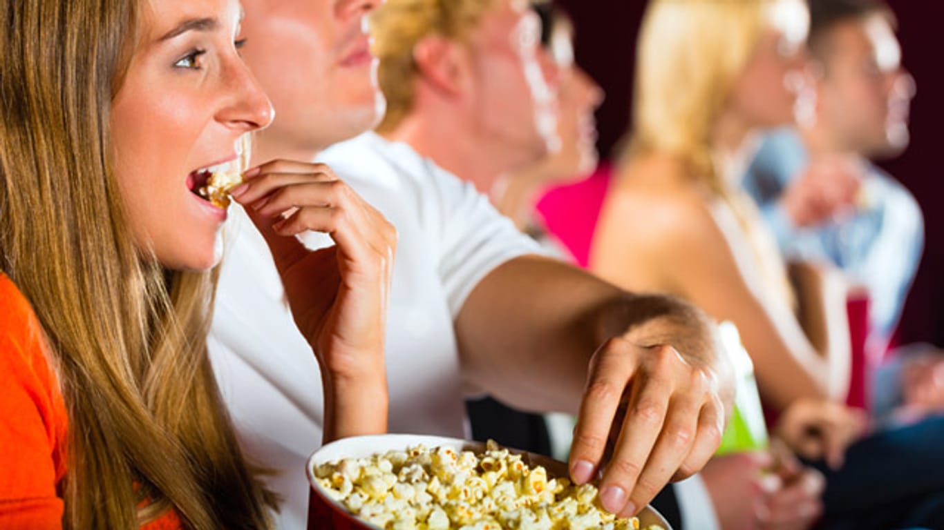 Kino: Popcorn macht immun gegen Kinowerbung.