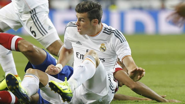 Real-Neuzugang Gareth Bale beim Liga-Duell gegen Atletico Madrid im September 2013. Real-Neuzugang Gareth Bale beim Liga-Duell gegen Atletico Madrid im September 2013.