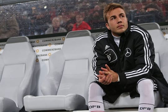 Ein Bild, das sich möglichst bald ändern sollte: Mario Götze auf der Ersatzbank.