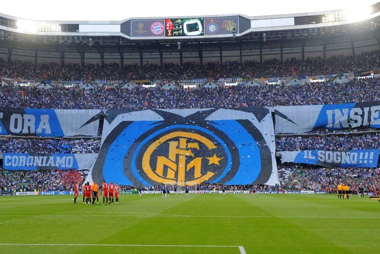 "...und jetzt erfüllen wir uns zusammen den Traum!!!" steht auf dem Banner, das die Inter-Fans vor dem gewonnenen Champions-League-Finale 2010 entrollen. Seither geht es für den Klub bergab.