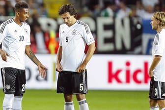 Es gibt einiges zu bereden: Jerome Boateng, Mats Hummels und Marcel Schmelzer (v. li.) im Spiel gegen Paraguay.