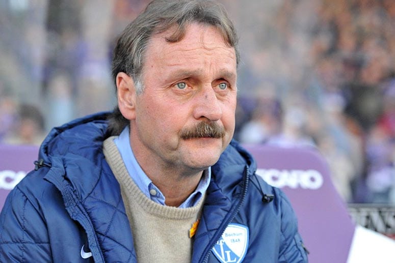 Peter Neururer befindet sich mit dem VfL Bochum auf Talfahrt.