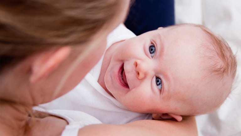 Babys lernen besonders effizient und schnell, wenn sie eine gewisse Nestwärme verspüren