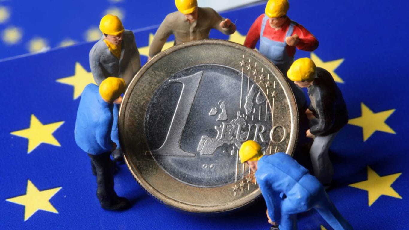 Vor allem um Griechenland und Spanien machen sich die Euro-Kassenhüter weiter Sorgen