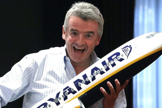 Ryanair-Chef Michael O'Leary hat erneut einen seiner fragwürdigen PR-Stunts hingelegt - diesmal auf Twitter