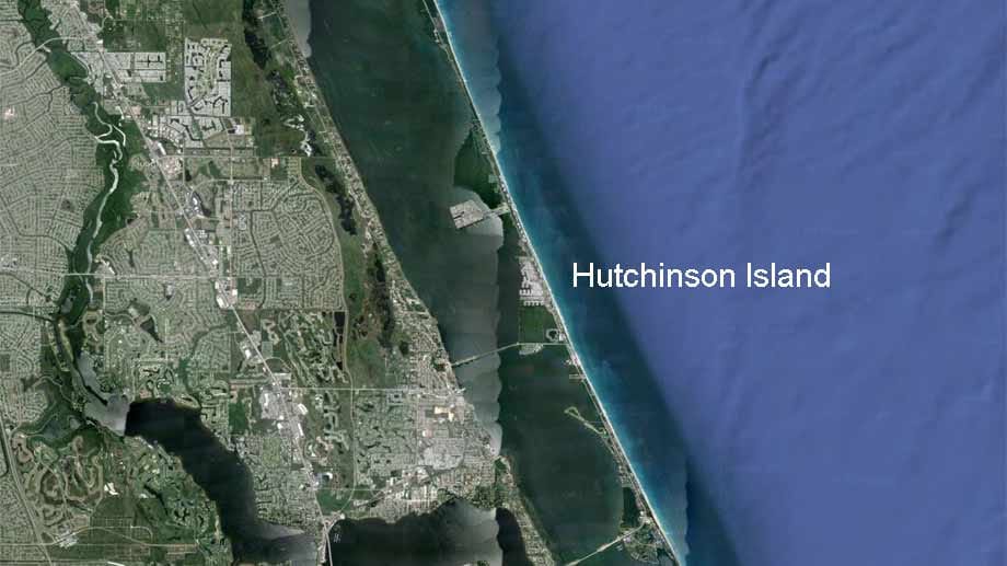 Als hätte Menschenhand einen Schutzwall vor der Ostküste Floridas errichtet, zieht sich die 23 Meilen lange Insel Hutchinson vor der Küste von Fort Pierce entlang bis auf die Höhe von Stuart.