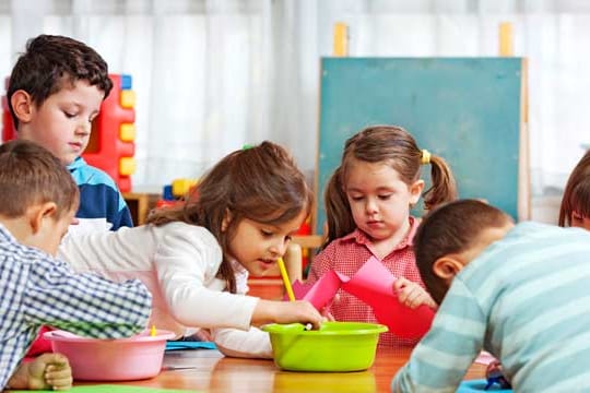 In einem offenen Kindergarten können die Kinder entscheiden, was sie machen wollen