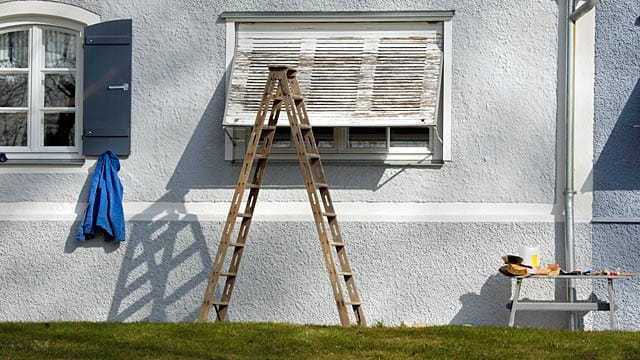 Wer das Haus neu streichen lassen muss, kann dadurch Steuern sparen