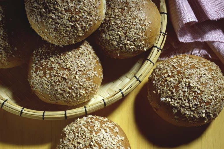 Brötchen: Eine dunkle Farbe weist oft nicht auf ein echtes Vollkornbrötchen hin.