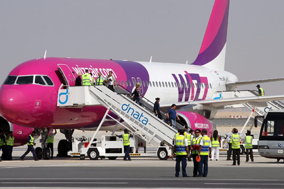 Wizz Air landete die erste Passagiermaschine auf dem neuen Flughafen