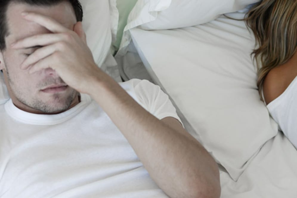 Impotenz: An Erektionsproblemen sind oft Bewegungsmangel, Stress und fettiges Essen schuld.