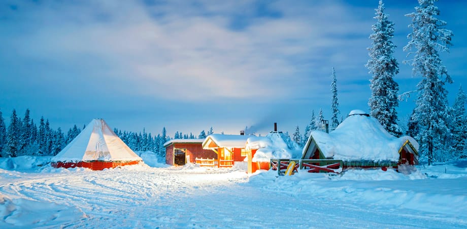 Hüttenromantik – Lappland beeindruckt im Winter durch seine Ruhe und Gemütlichkeit. Hier urlaubt man inmitten der Natur und kann abseits des Mainstreams Abstand vom Alltag gewinnen.