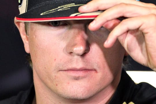 Kimi Räikkönen verliert wegen eines illegalen Unterbodens seine gute Startposition in Abu Dhabi.