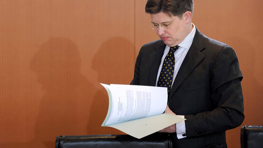 Ex-Staatsminister Eckart von Klaeden (CDU): Nahtloser Wechsel von der Politik in die Industrie Ex-Staatsminister Eckart von Klaeden (CDU): Nahtloser Wechsel von der Politik in die Industrie