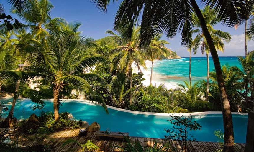 Exklusiver geht’s nicht! Elf Villen fügen sich individuell in das Idyll der tropischen Privatinsel North Island auf den Seychellen ein.
