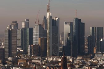 Die Deutsche Bank mit Sitz in Frankfurt will offenbar Milliarden zahlen, damit Ermittlungen beendet werden