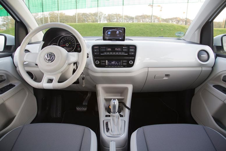 Fahrercockpit im VW Twin-Up