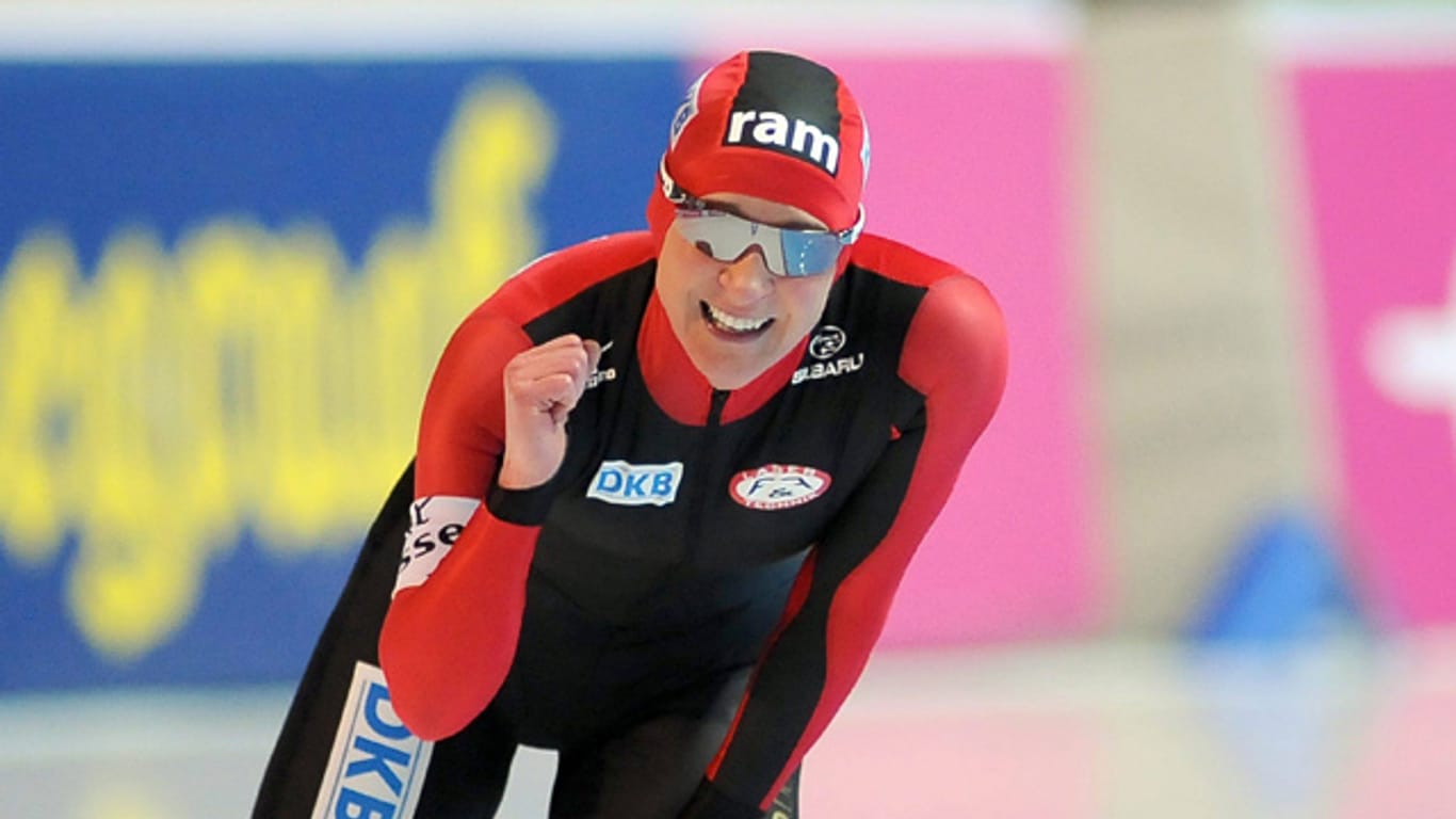 Claudia Pechstein gewinnt in Calgary ihren 30. Weltcup.