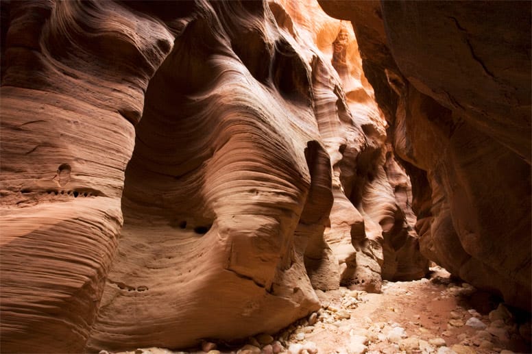 Der Winter gilt in den Canyons jedoch als zauberhafte Jahreszeit: Mit weichem Licht und langen Schatten zeichnet die Natur ihre Bilder in die Wüstenlandschaft mit ihren bizarren Felsformationen.