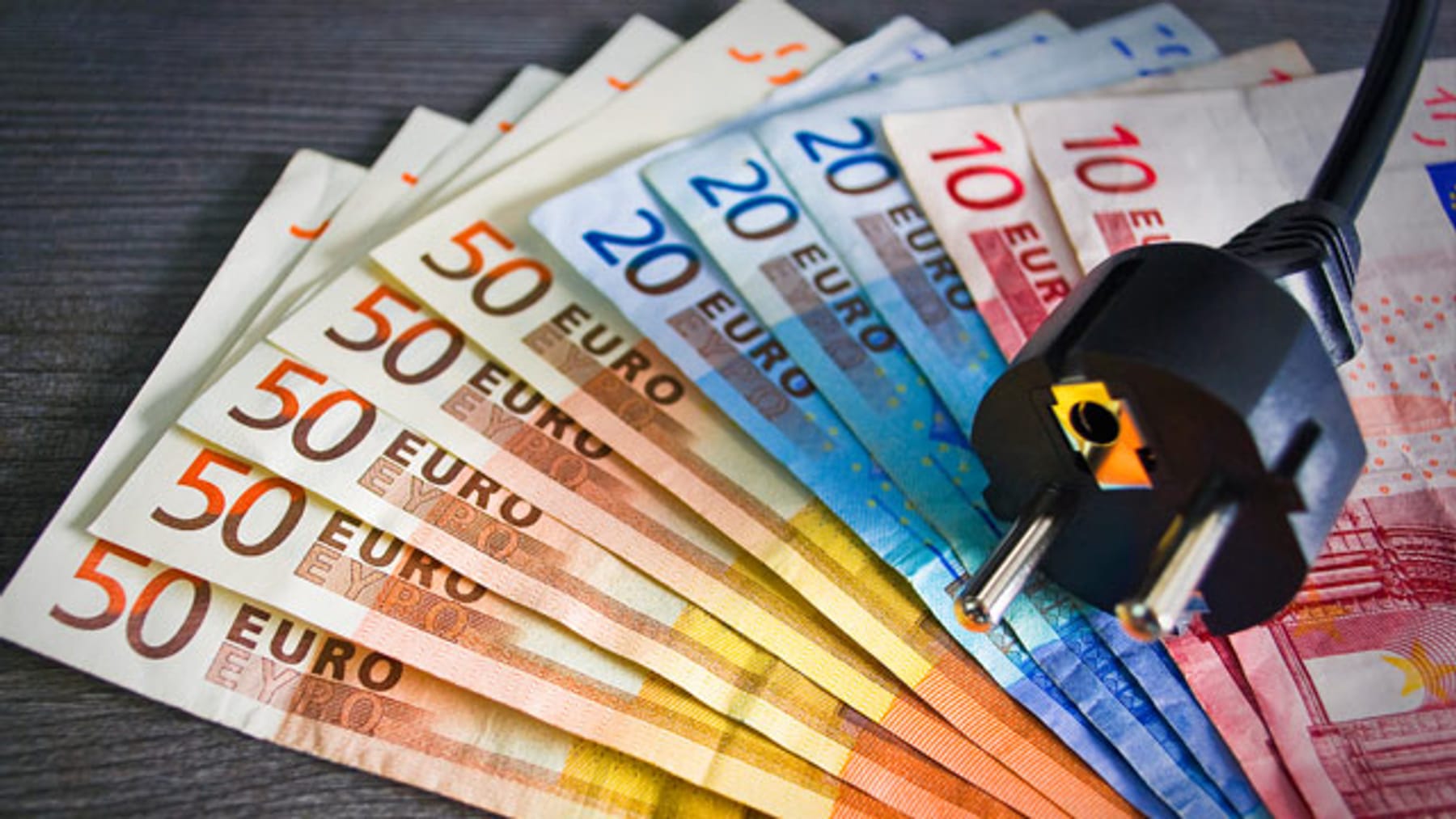 Strompreise: Anbieter-Wechsel kann mehrere hundert Euro sparen