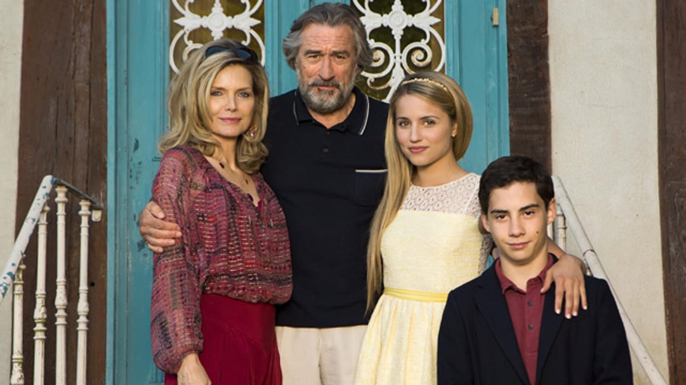 Michelle Pfeiffer, Robert de Niro, Dianna Agron und John D‘Leo als Mafia-Familie in "Malavita - The Family"