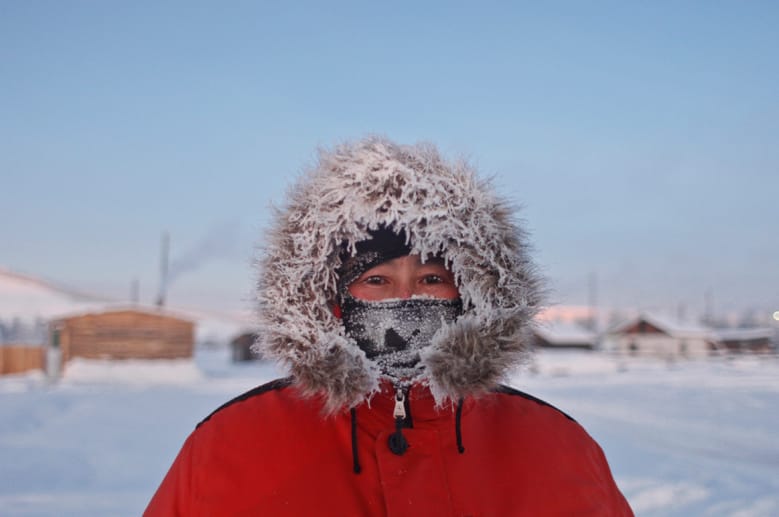 Andrei Vinokurov weiß, wie man den extremen Temperaturen im Oimjakon-Tal trotzen kann.