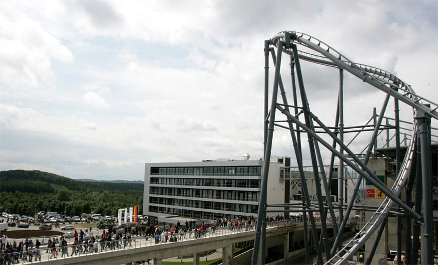 Die schnellste Achterbahn: ring°racer am Nürburgring