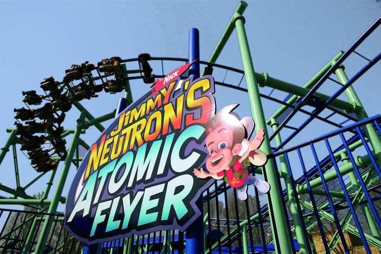 Jimmy Neutron’s Atomic Flyer ist die familienfreundliche Version einer Hängeachterbahn und gehört zur Hauptattraktion des Nickelodeonareals im Movie Park Germany.