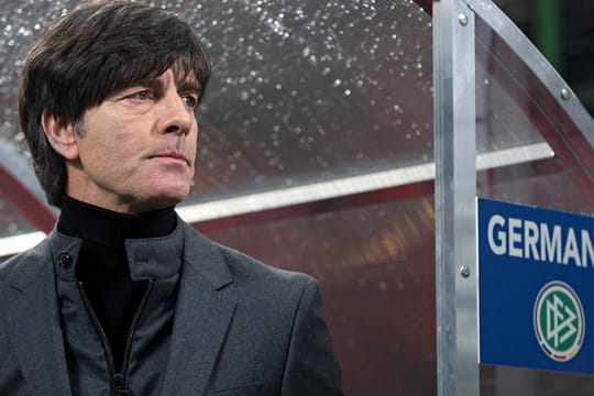 Englands Presse ist sauer auf Bundestrainer Joachim Löw.