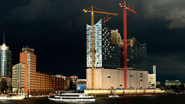 Die Hamburger Elbphilharmonie, als Prestigeprojekt geplant, hat sich als Investitionsruine entwickelt