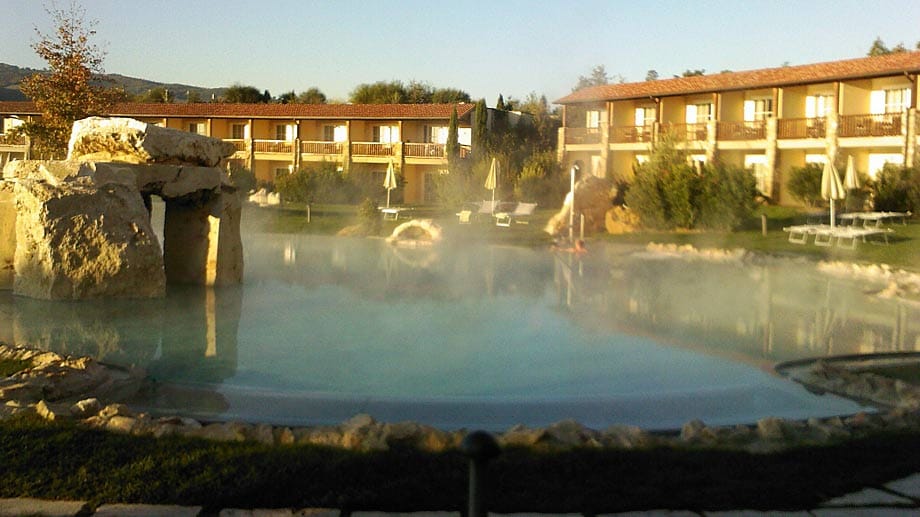 Das Bewertungsportal zeichnete im Rahmen seiner Travellers' Choice Awards erstmals All-inclusive-Resorts aus. Nummer zwei in Europa ist das "Adler Thermae Spa & Relax Resort" in Bagno Vignoni, Italien.
