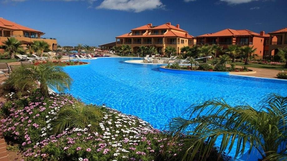 Auf Platz acht kommt das "Pestana Porto Santo Beach Resort & Spa" mit seinem laut Nutzer "erstklassigem" All-inclusive-Hotel.