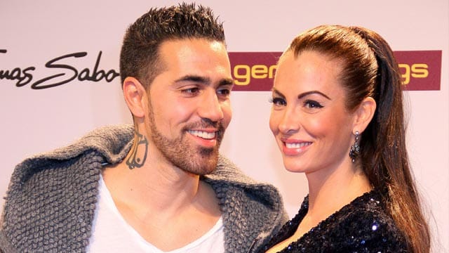 Rapper Bushido und seine Frau Anna-Maria Ferchichi im März 2012, als diese mit dem ersten gemeinsamen Kind des Paares schwanger war. Rapper Bushido und seine Frau Anna-Maria Ferchichi im März 2012, als diese mit dem ersten gemeinsamen Kind des Paares schwanger war.