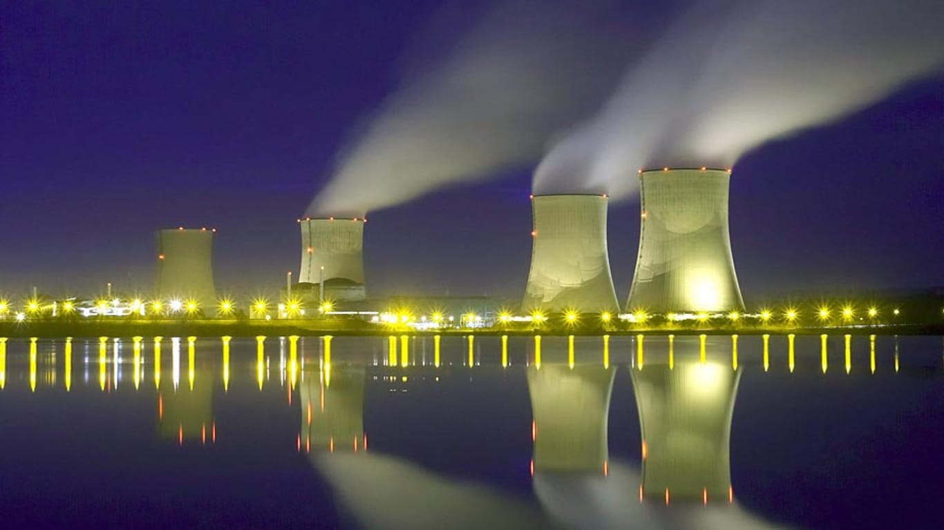 Schon allein wegen der Entsorgung alter Atomkraftwerke müssen die vier großen Versorger am Markt bleiben