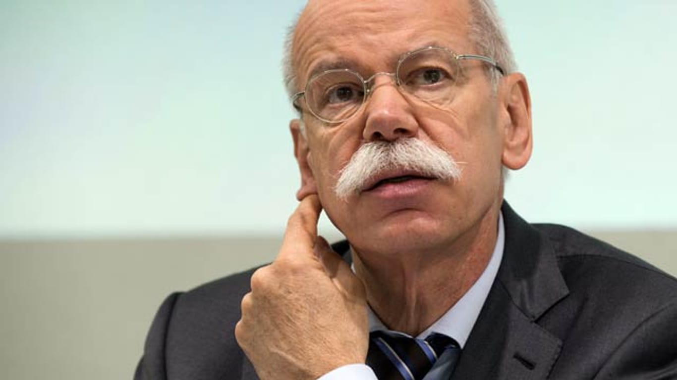 Dieter Zetsche versteht die Empörung über den Wechsel von Eckart von Klaeden zu Daimler nicht