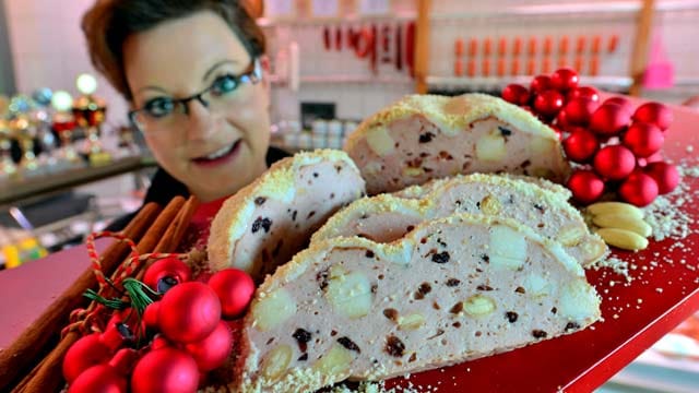 Wurst: Der erste Wurst-Stollen geht über die Theke.